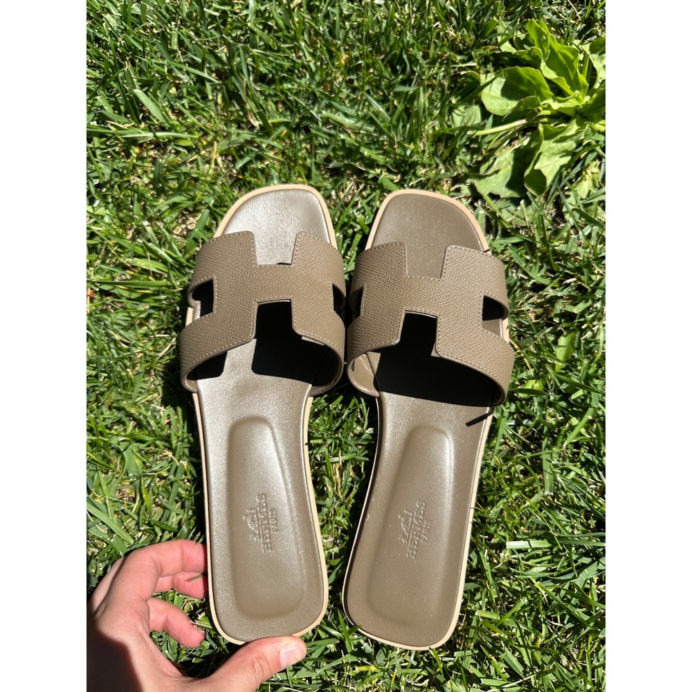 Hermes Oran Sandals Etoupe Epsom Leather Flat Slides Size 39.5 Made in Italy - Picture 2 of 5